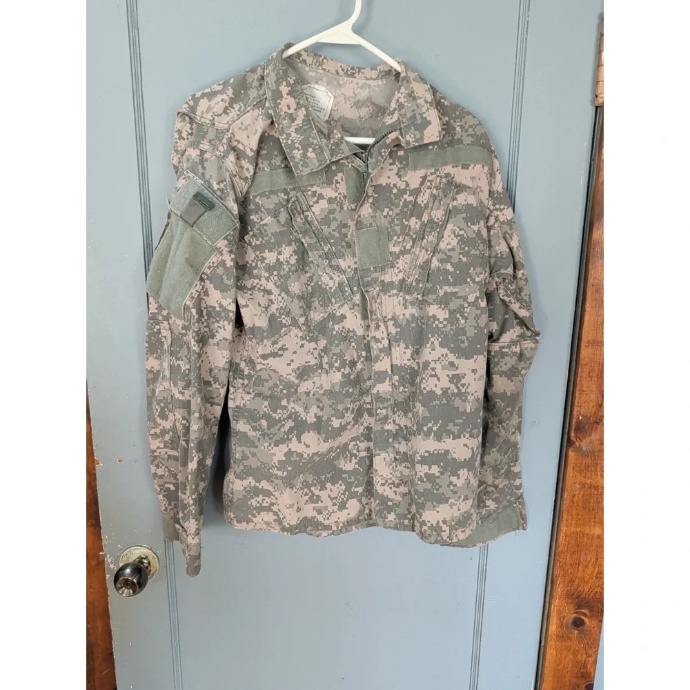 US Army ACU Coa Digital Camo Small Regular 67 To 71 In Chest 33 To 37. Sgt Patch